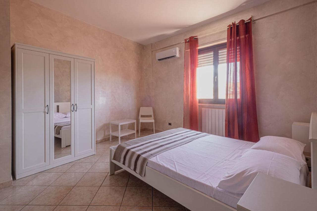 Alloggio Alfa - Central Apartment Civitavecchia Luaran gambar