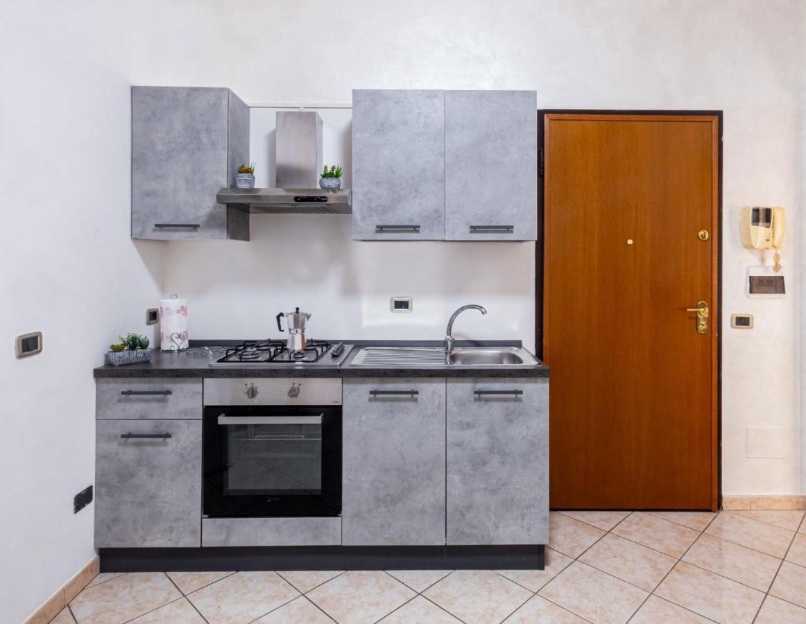 Alloggio Alfa - Central Apartment Civitavecchia Luaran gambar