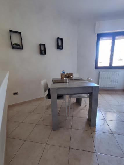 Alloggio Alfa - Central Apartment Civitavecchia Luaran gambar
